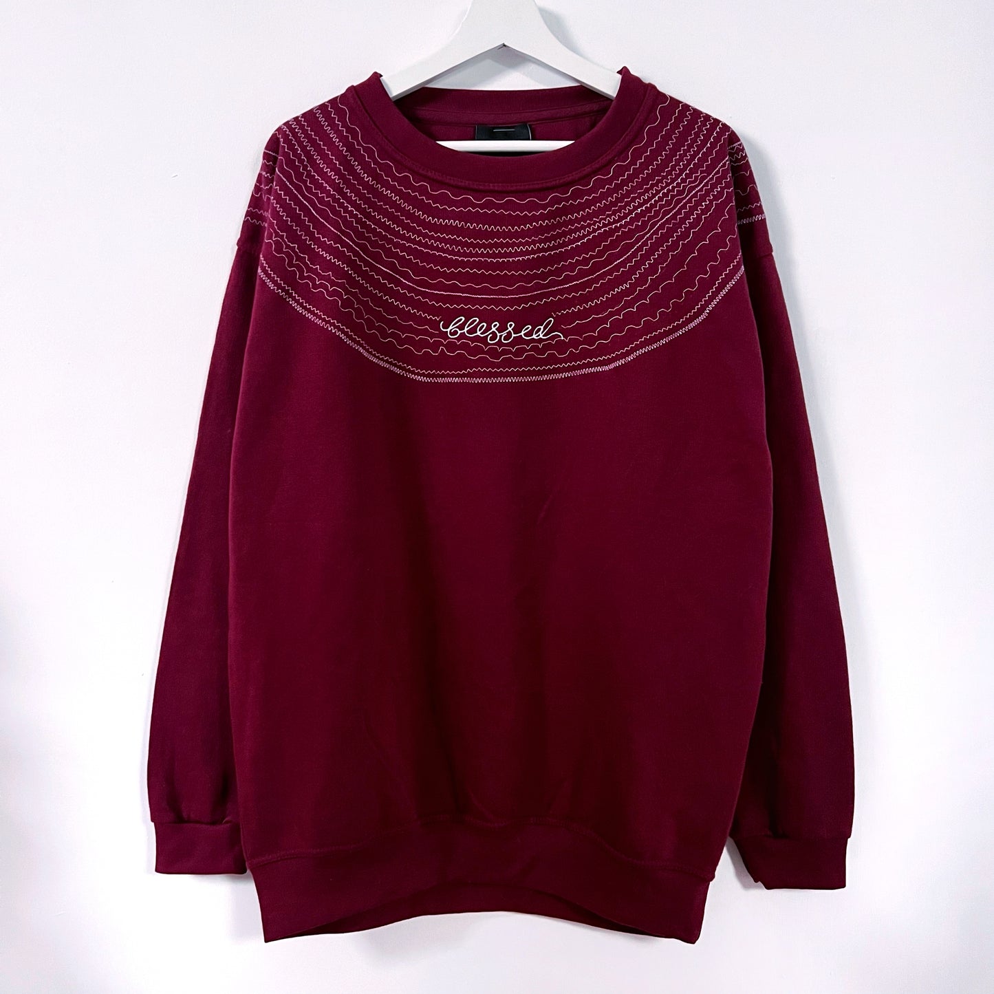 blessed embroidered festive sweatshirt - burgundy